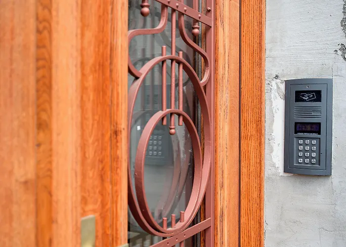 Native Nowowiejska 9 Deluxe *